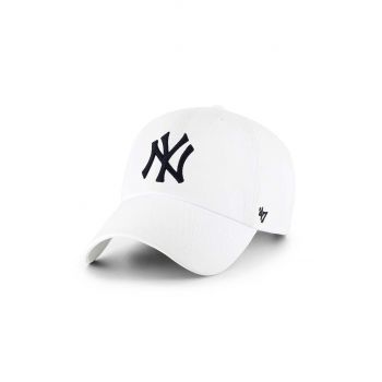 47brand șapcă de baseball din bumbac MLB New York Yankees culoarea alb, cu imprimeu B-RGW17GWS-WHA de firma originala