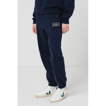 Pantaloni sport cu buzunare laterale