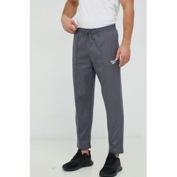 Reebok Classic pantaloni de bumbac barbati, culoarea gri, neted