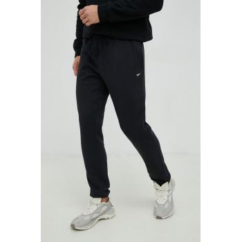 Reebok Classic pantaloni de trening barbati, culoarea negru, neted