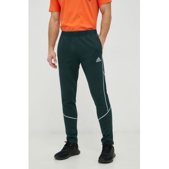 Adidas pantaloni de trening barbati, culoarea verde, neted ieftini