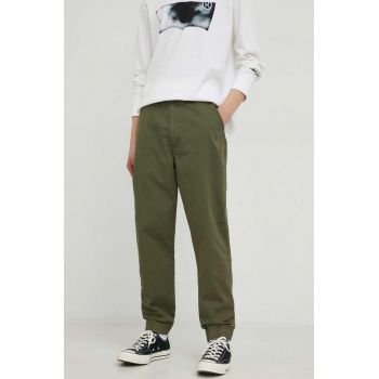 Levi's pantaloni barbati, culoarea verde, cu fason chinos de firma originali