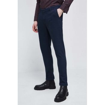 Medicine pantaloni barbati, culoarea albastru marin, cu fason chinos