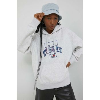 Tommy Jeans bluza femei, culoarea gri, cu glugă, cu imprimeu