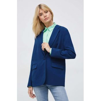 Vero Moda sacou un singur rand de nasturi, neted