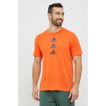 Adidas Performance tricou de antrenament Design to Move culoarea portocaliu, cu imprimeu