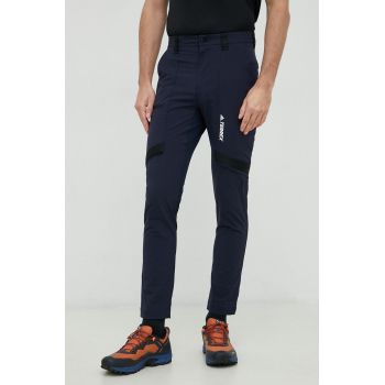 Adidas TERREX pantaloni de exterior Zupahike barbati, culoarea albastru marin de firma originali