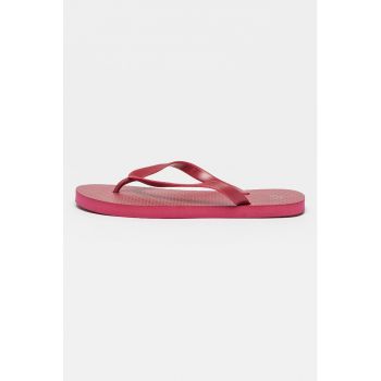 Papuci flip-flop cu logo in relief
