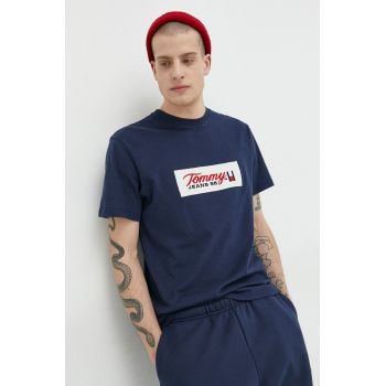 Tommy Jeans tricou din bumbac culoarea albastru marin, cu imprimeu