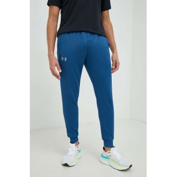 Under Armour pantaloni de trening Armour Fleece barbati, culoarea albastru marin, neted ieftini