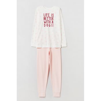 Pijama cu aplicatie text