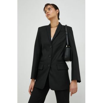 By Malene Birger sacou culoarea negru, un singur rand de nasturi, neted