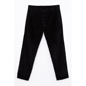 Pantaloni crop cu aspect striat