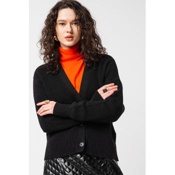 Cardigan cu decolteu in V si nasturi