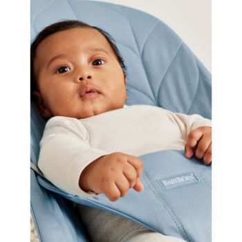 Balansoar BabyBjorn cu husa din bumbac Bliss Blue