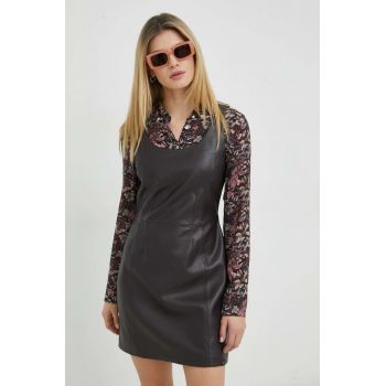 Levi's rochie culoarea maro, mini, mulata de firma originala