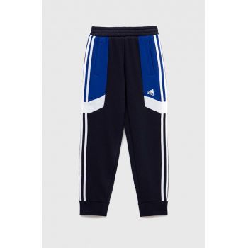 Adidas pantaloni de trening pentru copii U 3S CB PANT culoarea albastru marin, modelator