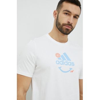 Adidas tricou din bumbac culoarea alb, cu imprimeu de firma original