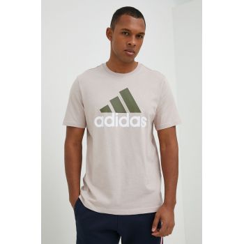 Adidas tricou din bumbac culoarea bej, cu imprimeu