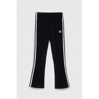 Adidas Originals pantaloni de trening pentru copii culoarea negru, cu imprimeu ieftini