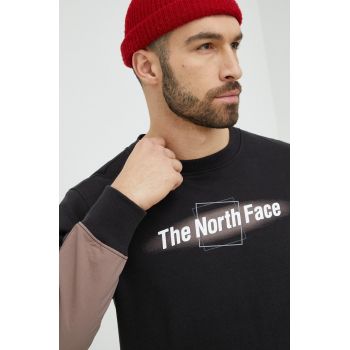 The North Face bluza barbati, culoarea negru, cu imprimeu