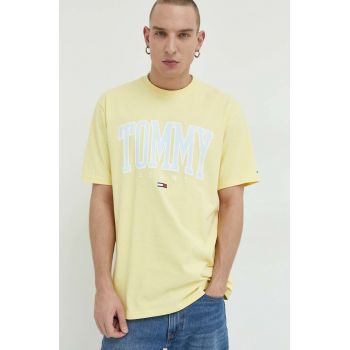 Tommy Jeans tricou din bumbac culoarea galben, cu imprimeu