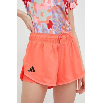 Adidas Performance pantaloni scurți de antrenament Club femei, culoarea portocaliu, neted, medium waist ieftini