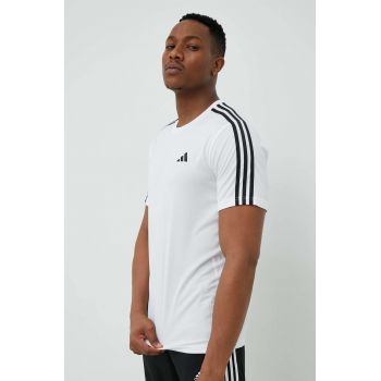 adidas Performance tricou de antrenament Training Essentials culoarea alb, cu imprimeu IB8151