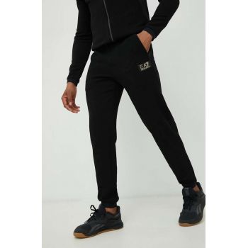 EA7 Emporio Armani pantaloni de trening barbati, culoarea negru, cu imprimeu