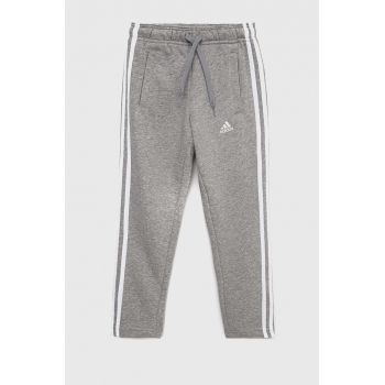 Adidas pantaloni de trening pentru copii G 3S culoarea gri, melanj ieftini