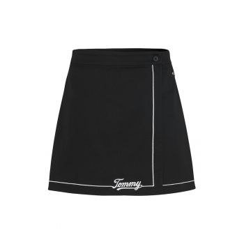 Fusta mini petrecuta cu broderie
