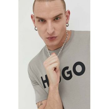 HUGO tricou din bumbac culoarea gri, cu imprimeu