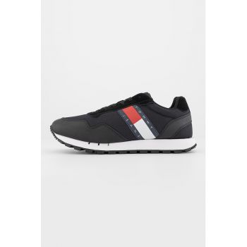 Pantofi sport cu benzi logo