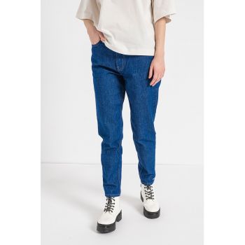 Blugi mom-fit cu talie inalta