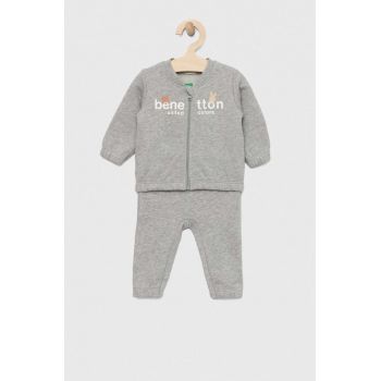 United Colors of Benetton trening din bumbac pentru bebelusi culoarea gri