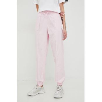 Adidas pantaloni de bumbac femei, culoarea roz, cu imprimeu de firma original
