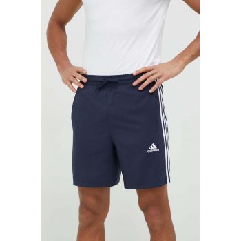 adidas pantaloni scurți de antrenament Essentials Chelsea culoarea bleumarin IC1485