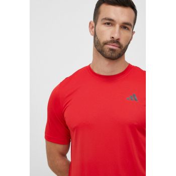 adidas Performance tricou de antrenament Club culoarea rosu, neted ieftin