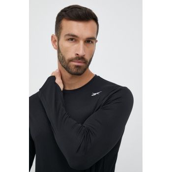 Reebok mânecă lungă de antrenament Tech culoarea negru, neted ieftin