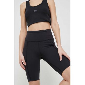 Reebok pantaloni scurți de antrenament Lux culoarea negru, neted, high waist ieftini