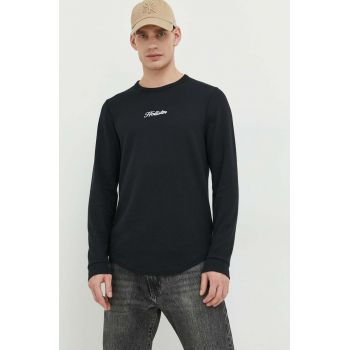 Hollister Co. longsleeve barbati, culoarea negru, cu imprimeu