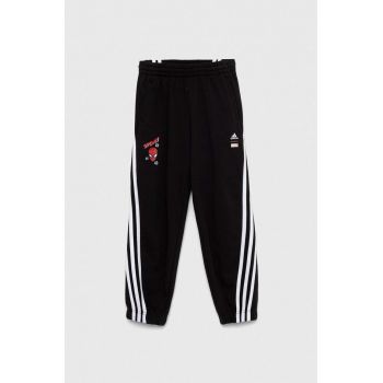 adidas pantaloni de trening pentru copii LB DY SM x Marvel culoarea negru, cu imprimeu