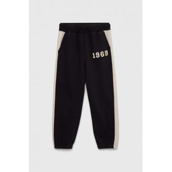 GAP pantaloni de trening pentru copii x BKC culoarea negru, cu imprimeu