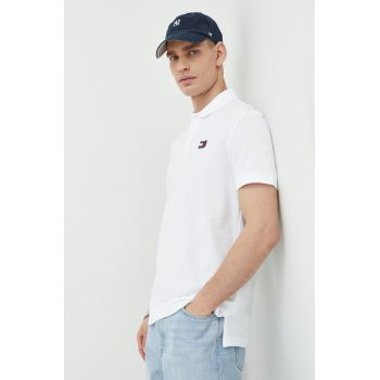 Tommy Jeans polo de bumbac culoarea alb, cu imprimeu