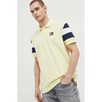 Tommy Jeans polo de bumbac culoarea galben, cu imprimeu