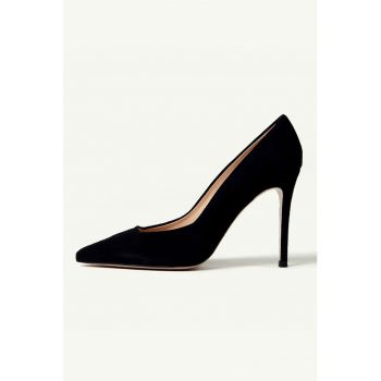 Pantofi de piele intoarsa cu varf ascutit