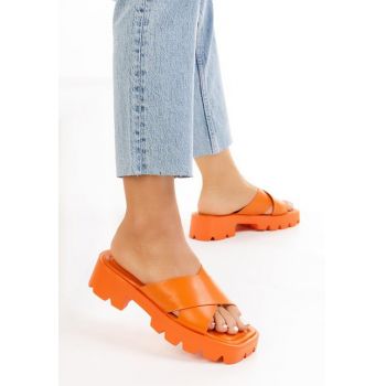Papuci cu platformă Mandi portocalii la reducere