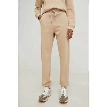 Answear Lab pantaloni de trening culoarea bej, neted
