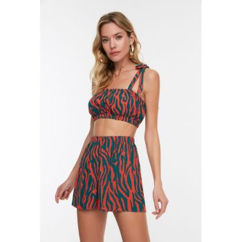 Set de pantaloni scurti cu canima print si top crop