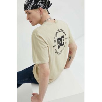 DC tricou din bumbac culoarea bej, cu imprimeu